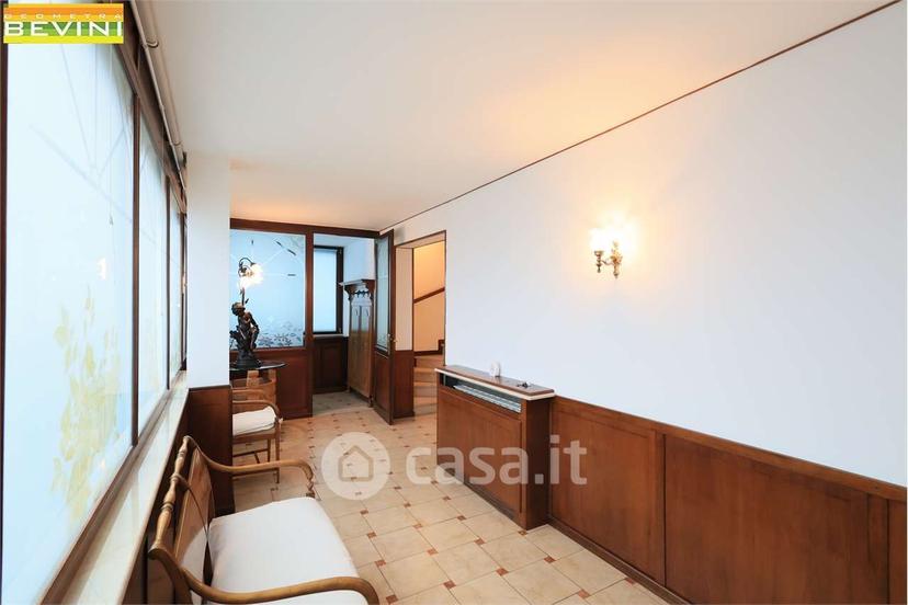Appartamento in Via Michele Fusco 88 — foto 2 di 47