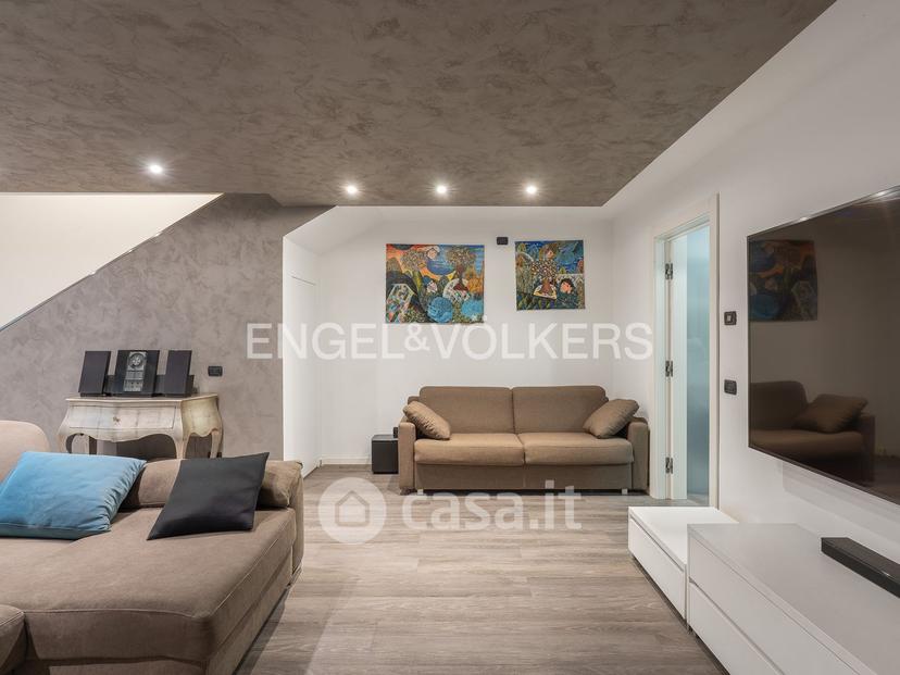 Villa in Via Filippo Corridoni — foto 13 di 21