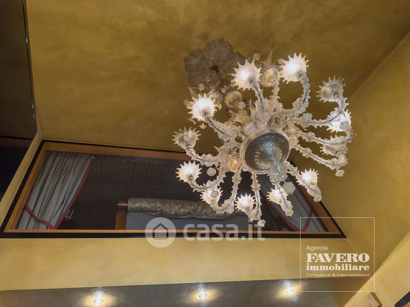Villa in Piazza G. Marconi 28 — foto 4 di 54