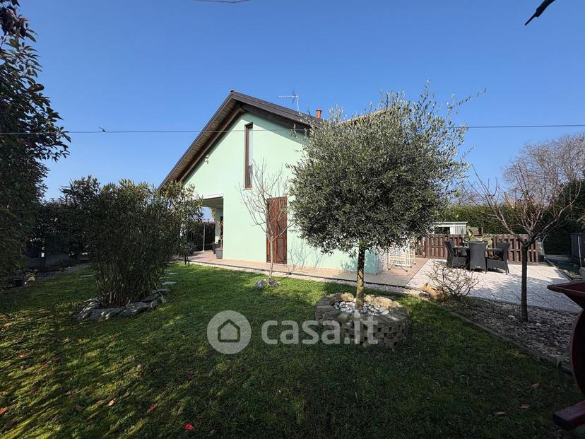 Villa in Viale Europa — foto 58 di 64