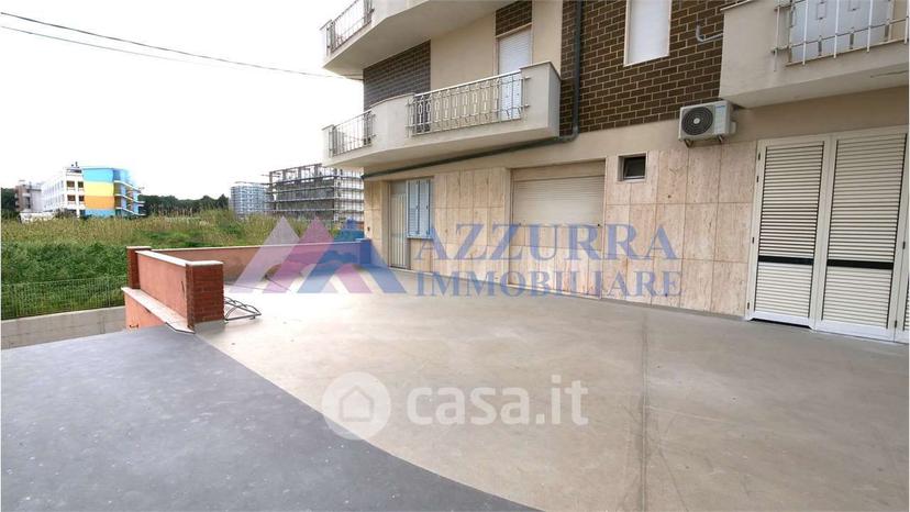 Trilocale in Viale Enrico Berlinguer 2 — foto 9 di 11