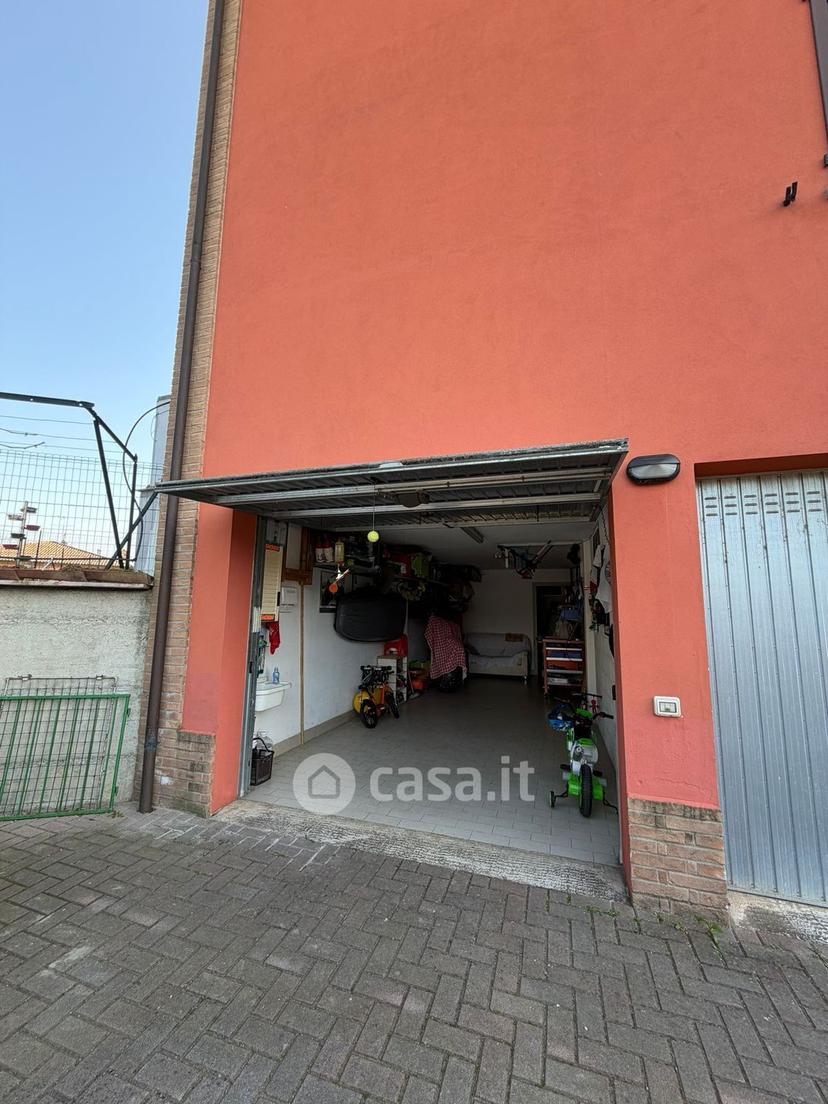 Quadrilocale in Via Maria Lunga 12 — foto 14 di 31