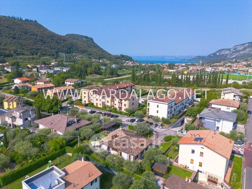 Villa in Via Carlo G. Battistoli — foto 25 di 37