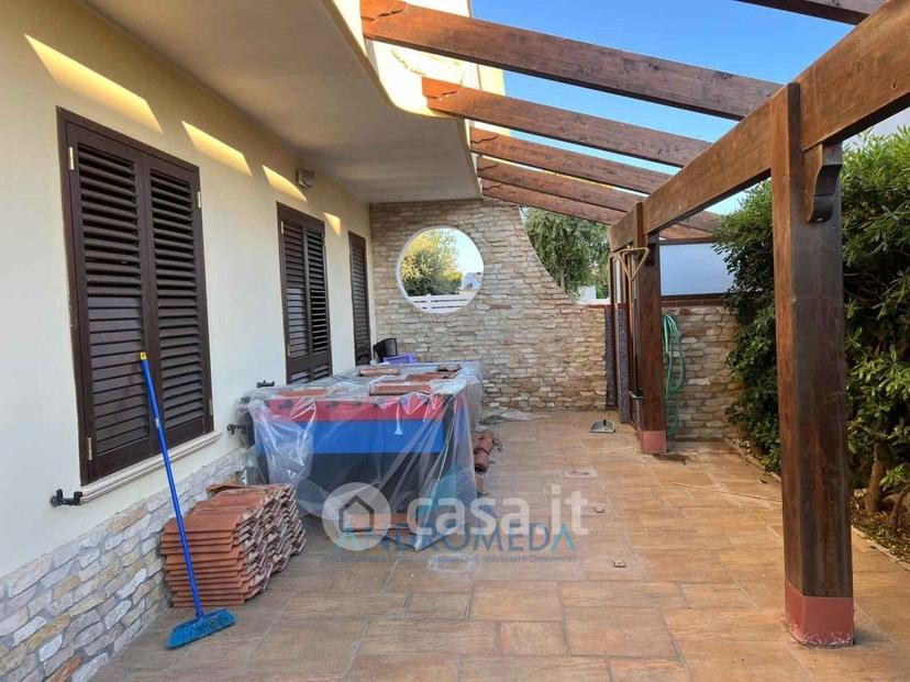 Villa in Via Domiziana — foto 20 di 27