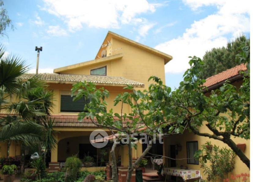 Villa in Viale Regina Margherita — foto 18 di 32