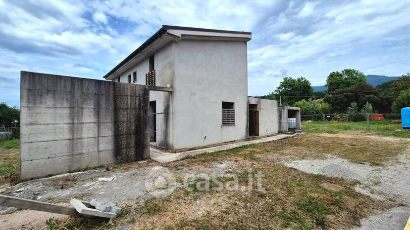 Villa in Via delle Ville 419 — foto 9 di 33