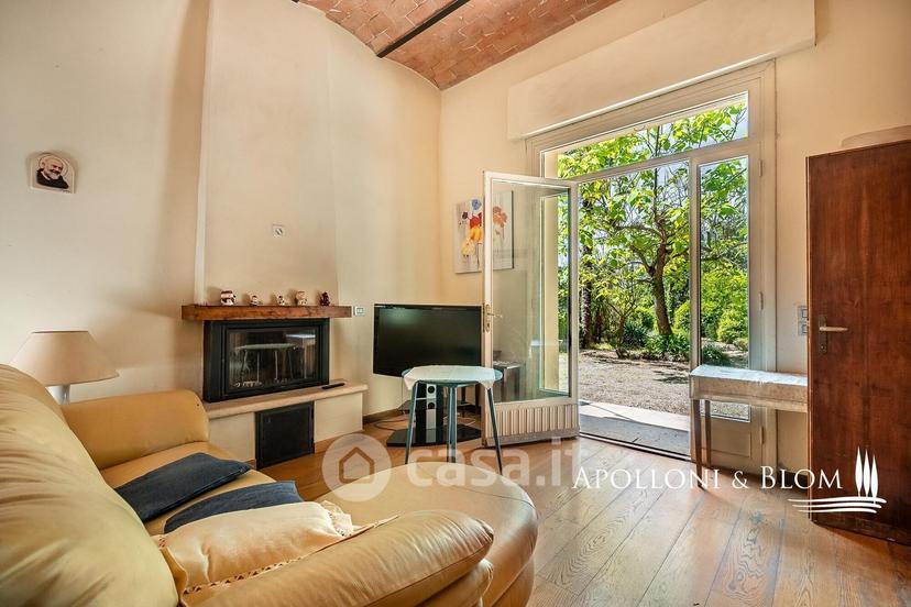 Villa in Via Due Giugno 21 — foto 2 di 44