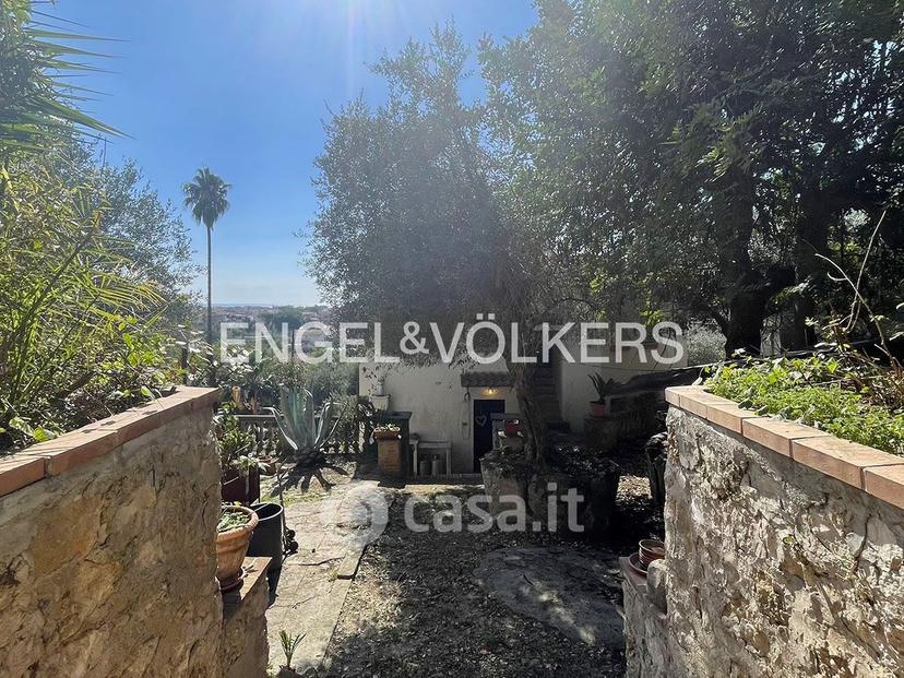 Villa in Via Antonio Sebastiani — foto 18 di 25
