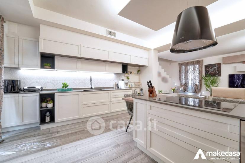 Villa in Via Giuseppina Biggiogero 1 — foto 12 di 33