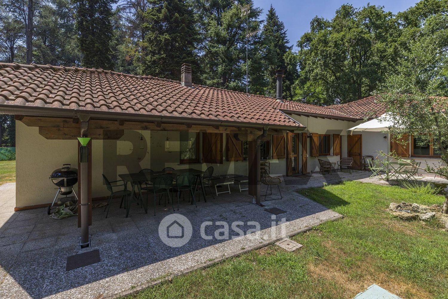Villa in Via Armando Diaz 90