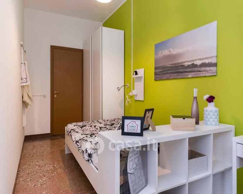 Stanza in Viale Giovanni Vicini 20 — foto 43 di 43