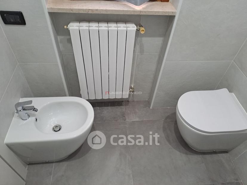 Stanza in Via Francesco Petrarca — foto 6 di 17