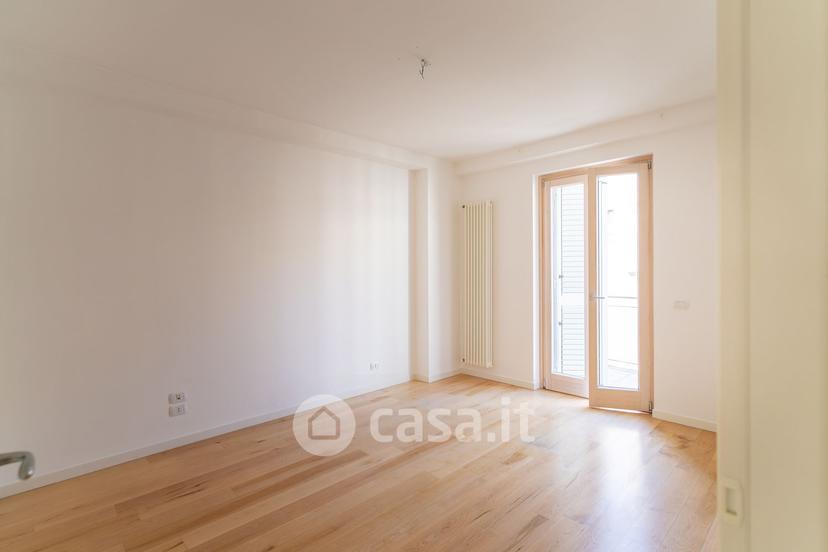 Quadrilocale in Via Edmondo de Amicis 50 a — foto 10 di 30