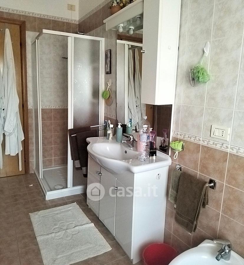 Quadrilocale in Via Luigi Doumontier 1 — foto 6 di 23