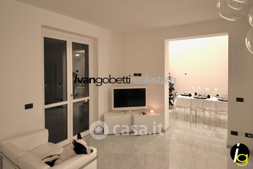 Villa in Via Martiri della Libertà 8 — foto 27 di 72