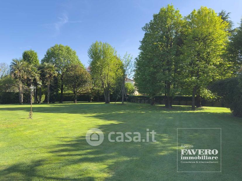 Villa in Piazza G. Marconi 28 — foto 19 di 54