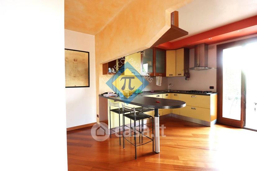 Villa in Via Cappuccini — foto 6 di 13