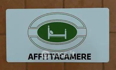 Stanza in Via Zanarini — foto 6 di 9