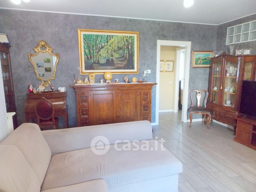 Trilocale in Via Volturno 26 — foto 22 di 34