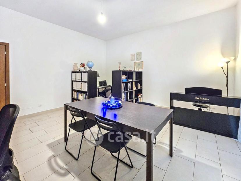 Villa in Viale Ugo Foscolo 46 — foto 16 di 70
