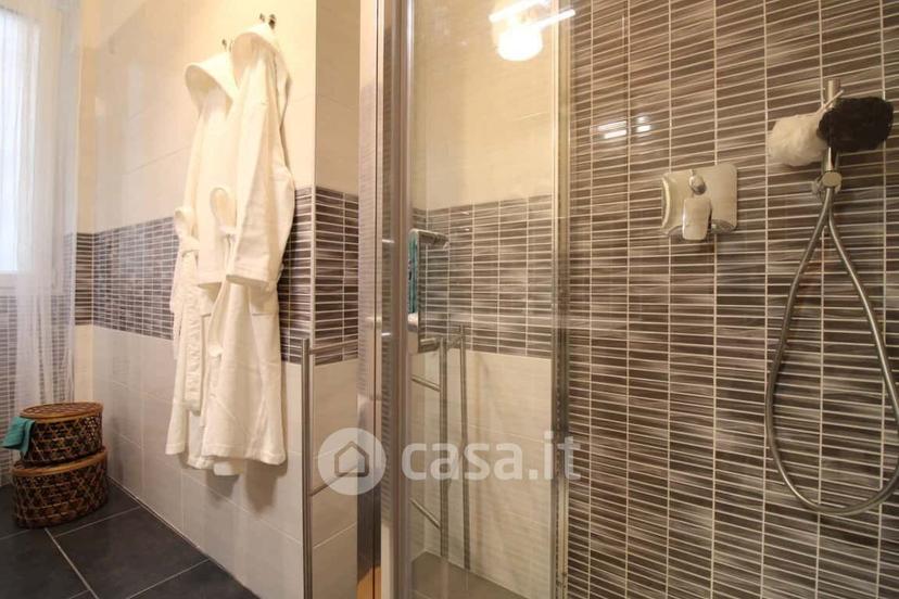 Stanza in Via Ambaraga 77 — foto 14 di 26