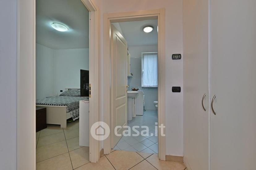 Bilocale in Via Costituzione 19