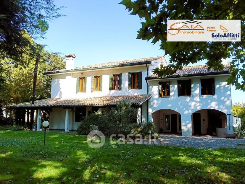 Villa in Via A. Gramsci 46 — foto 13 di 53