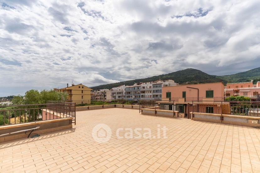 Quadrilocale in Viale delle Madonie 32