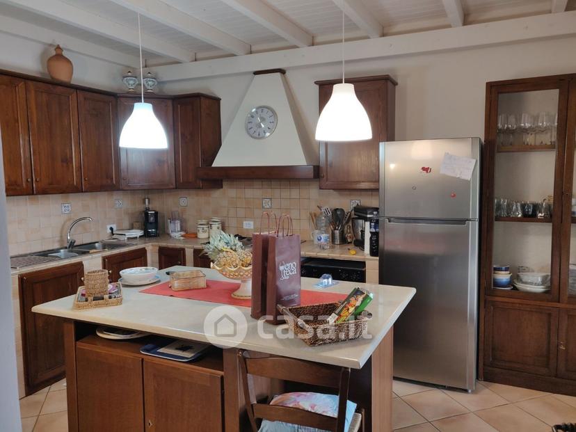 Villa in Via Isabella di Castiglia — foto 2 di 12