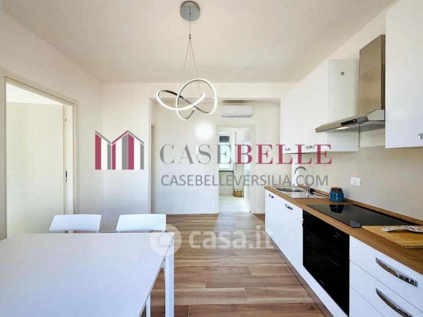 Trilocale in Via Umberto Giordano 55041 — foto 4 di 33