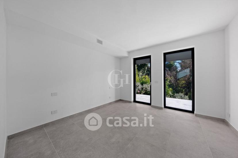 Villa in Via Val Mora — foto 25 di 29