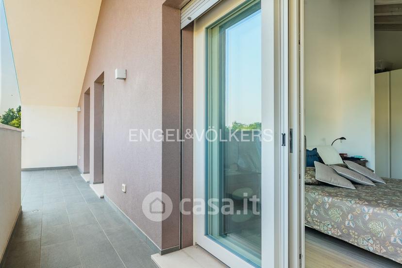 Villa in Via Alessandro Volta 22 — foto 19 di 44