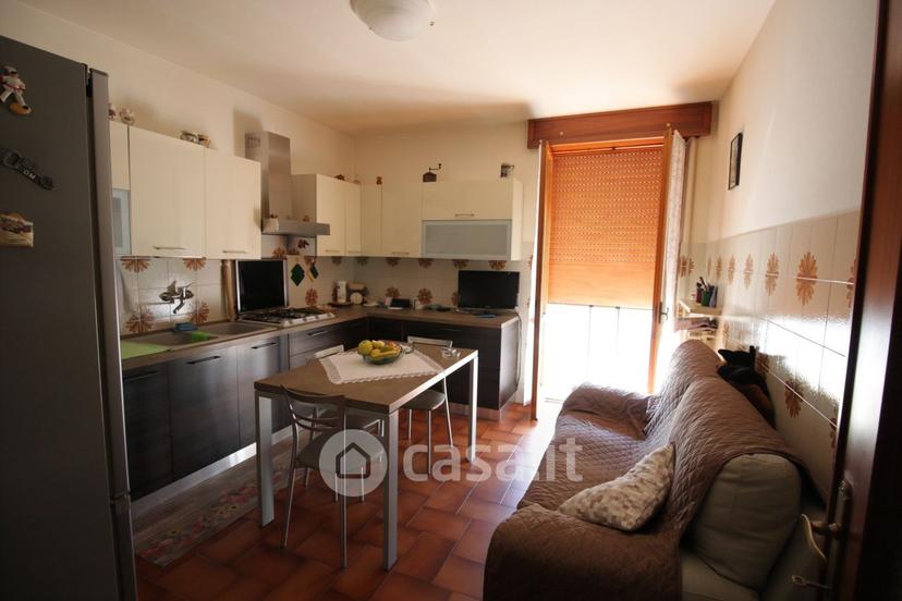 Trilocale in Traversa Moretta 39 — foto 2 di 17