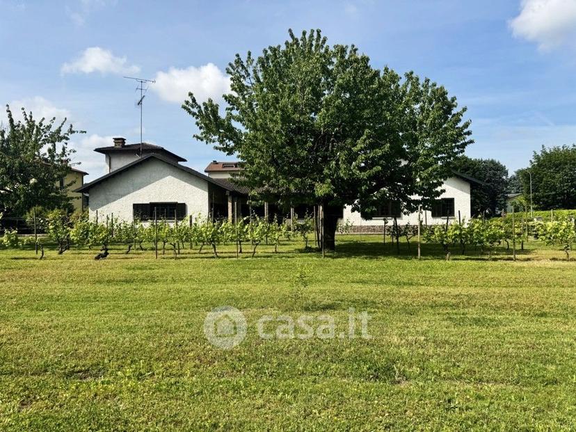 Villa in Viale Cristoforo Colombo 43 — foto 38 di 53