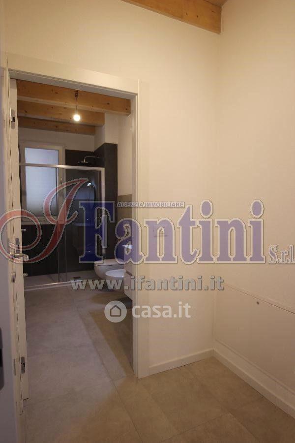 Trilocale in Via Ugo Bassi 62 — foto 2 di 21