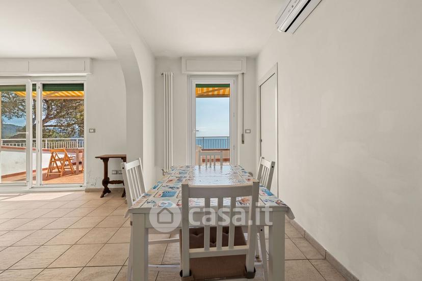 Villa in Via del Glicine 2 — foto 5 di 41