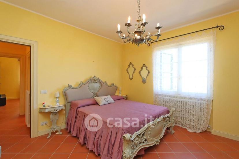 Villa in Viale Alcide de Gasperi 2 — foto 29 di 34