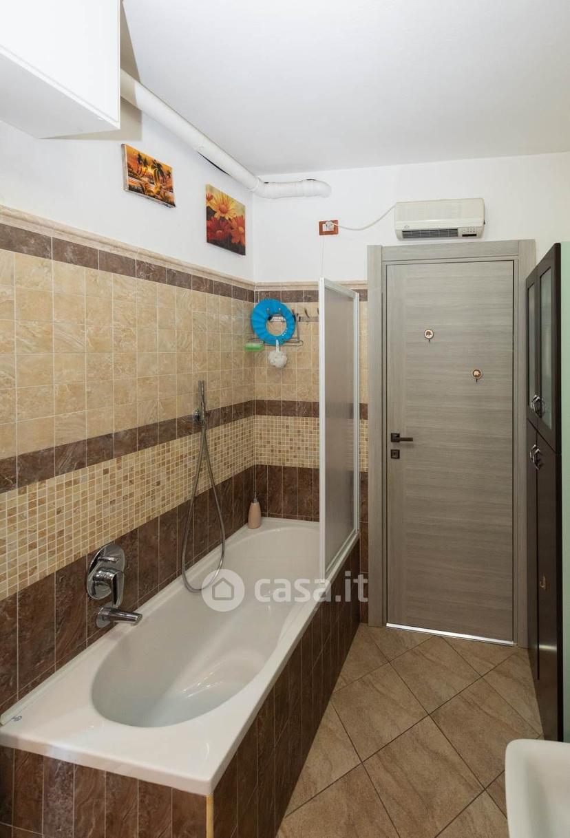 Trilocale in Via Emilio Alessandrini 2 — foto 28 di 29