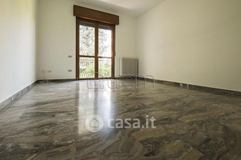 Trilocale in Via Pace 7 — foto 22 di 33