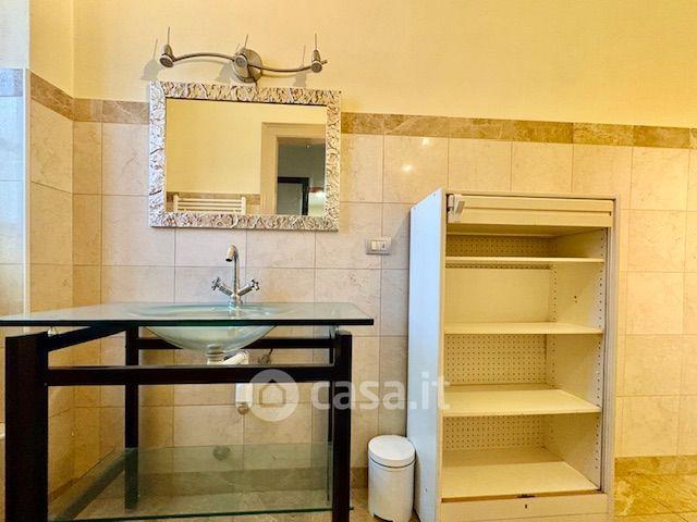 Stanza in Largo San Martino 2 — foto 6 di 35