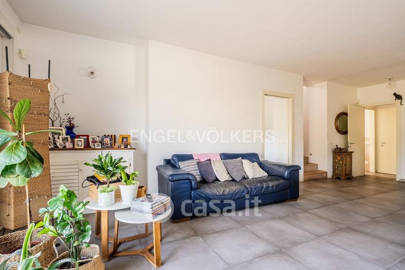 Villa in Via Alessandro Volta 22 — foto 25 di 44