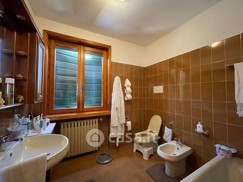 Villa in Via Isabella d'Este — foto 25 di 27