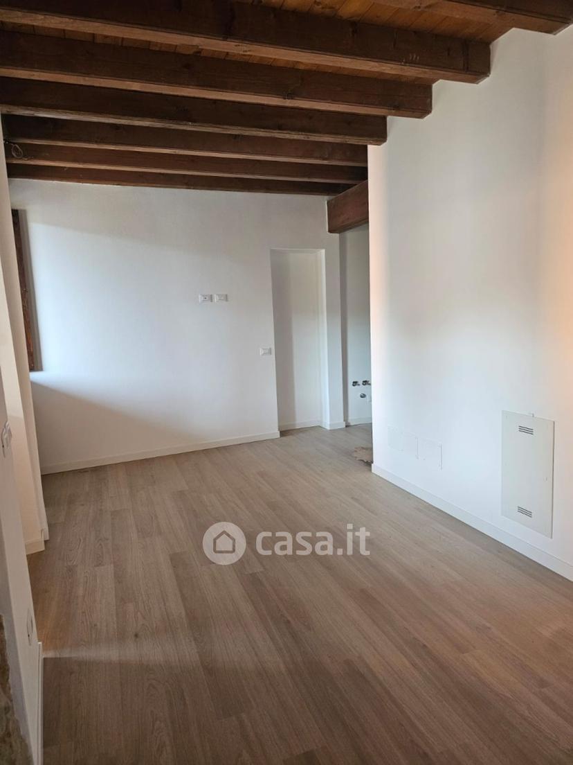 Trilocale in Via Duca d'Aosta — foto 11 di 16