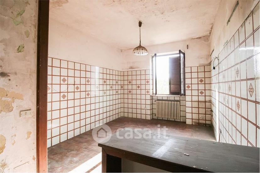 Villa in Via Avv. G. Colombo 8 — foto 26 di 34