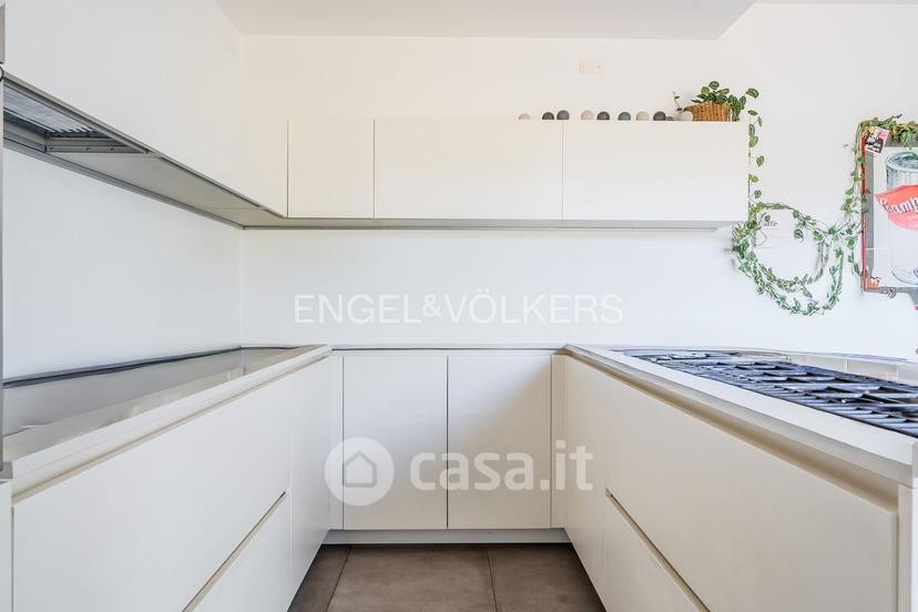 Villa in Via Alessandro Volta 22 — foto 26 di 44
