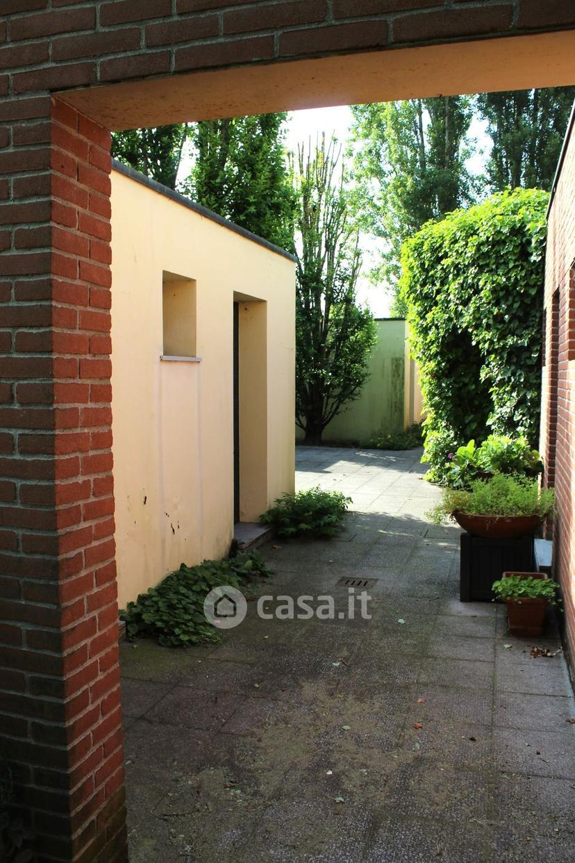 Villa in Via Rossini Gioacchino 14 — foto 29 di 35