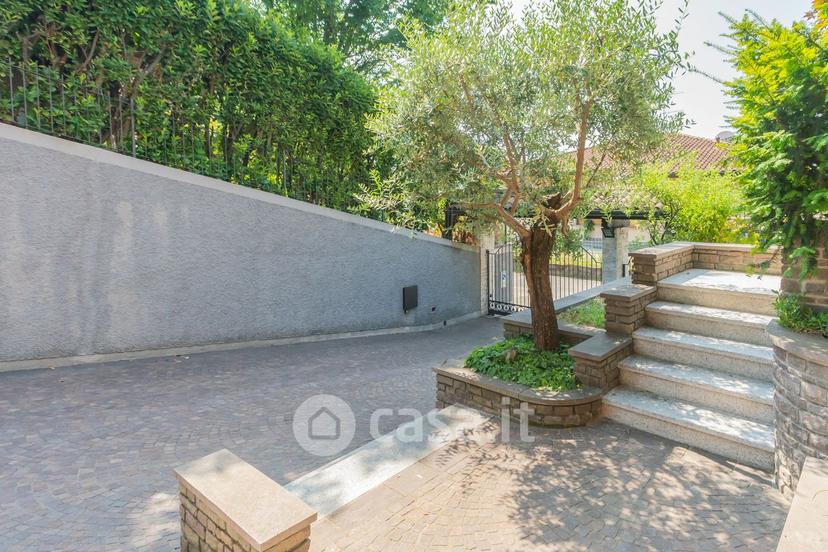 Villa in Via Gianni Rodari 69 — foto 11 di 73