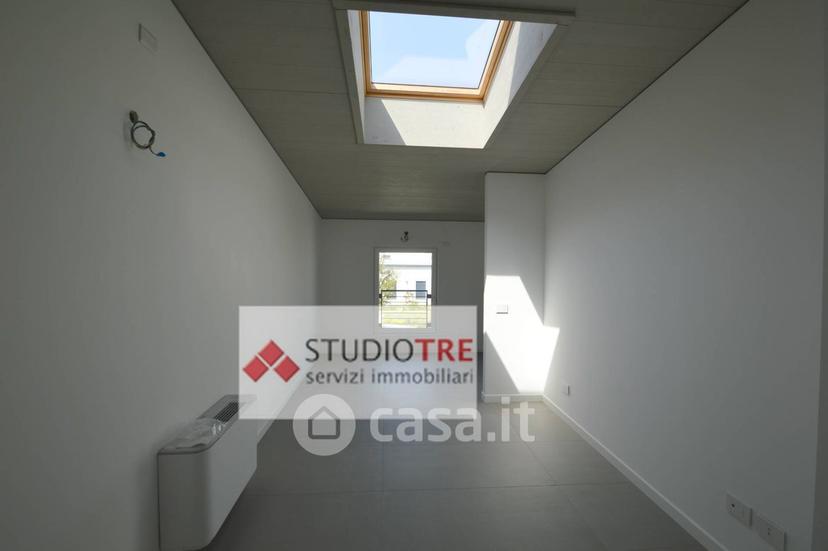 Quadrilocale in Via F .turati 1