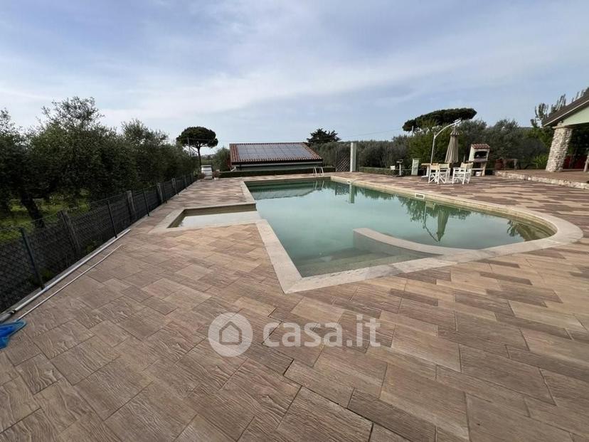 Villa in Via San Bartolo — foto 2 di 33