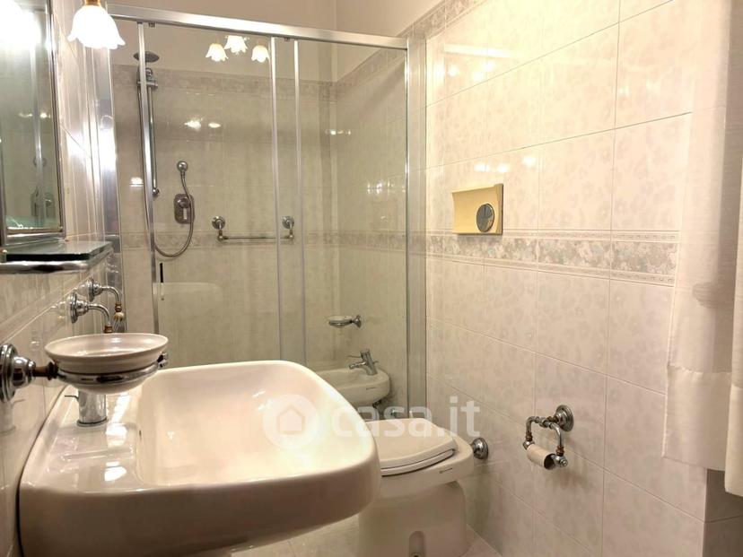 Villa in Via Romboni 55041 — foto 18 di 32